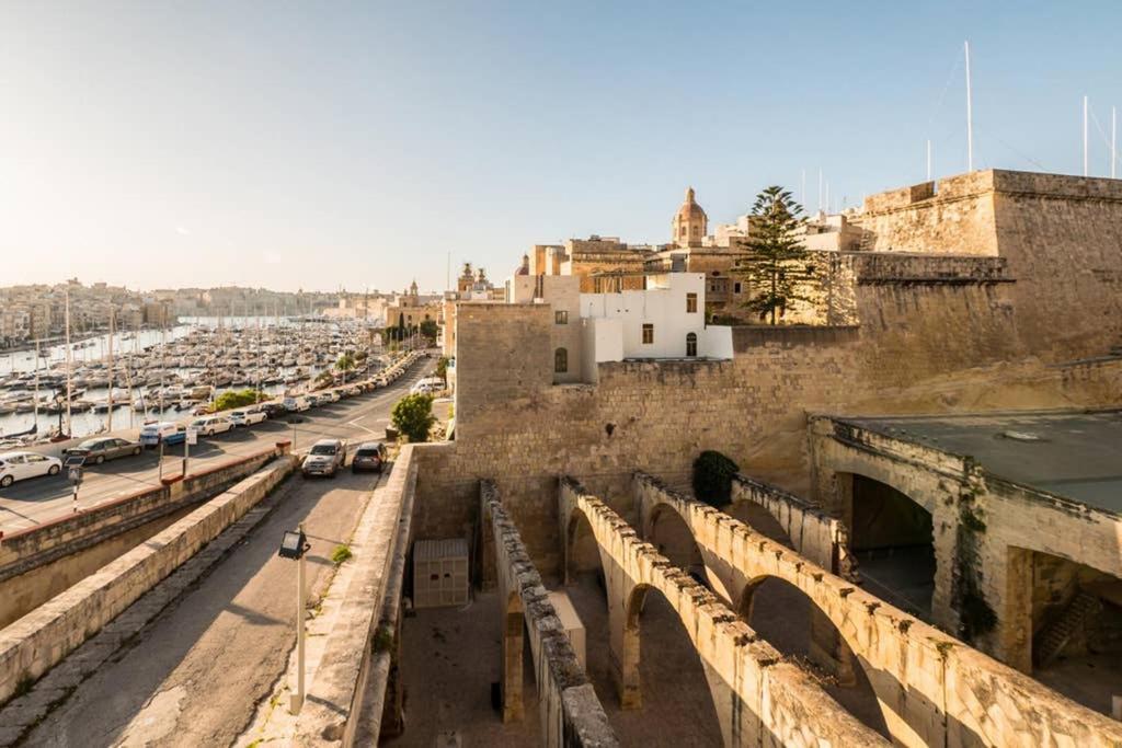 Vittoriosa' Seafront 2 Bed Highly Furnished Apartment Exterior foto